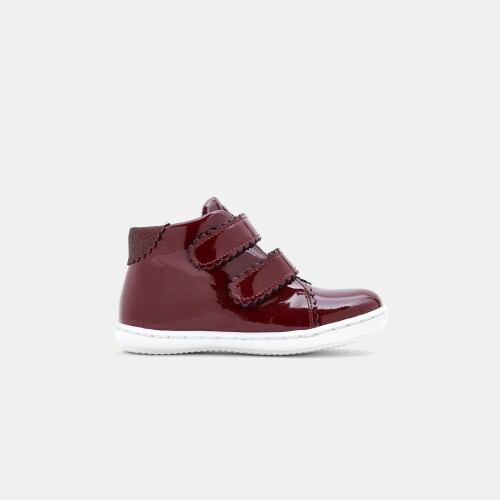 Baby girl patent leather sneakers