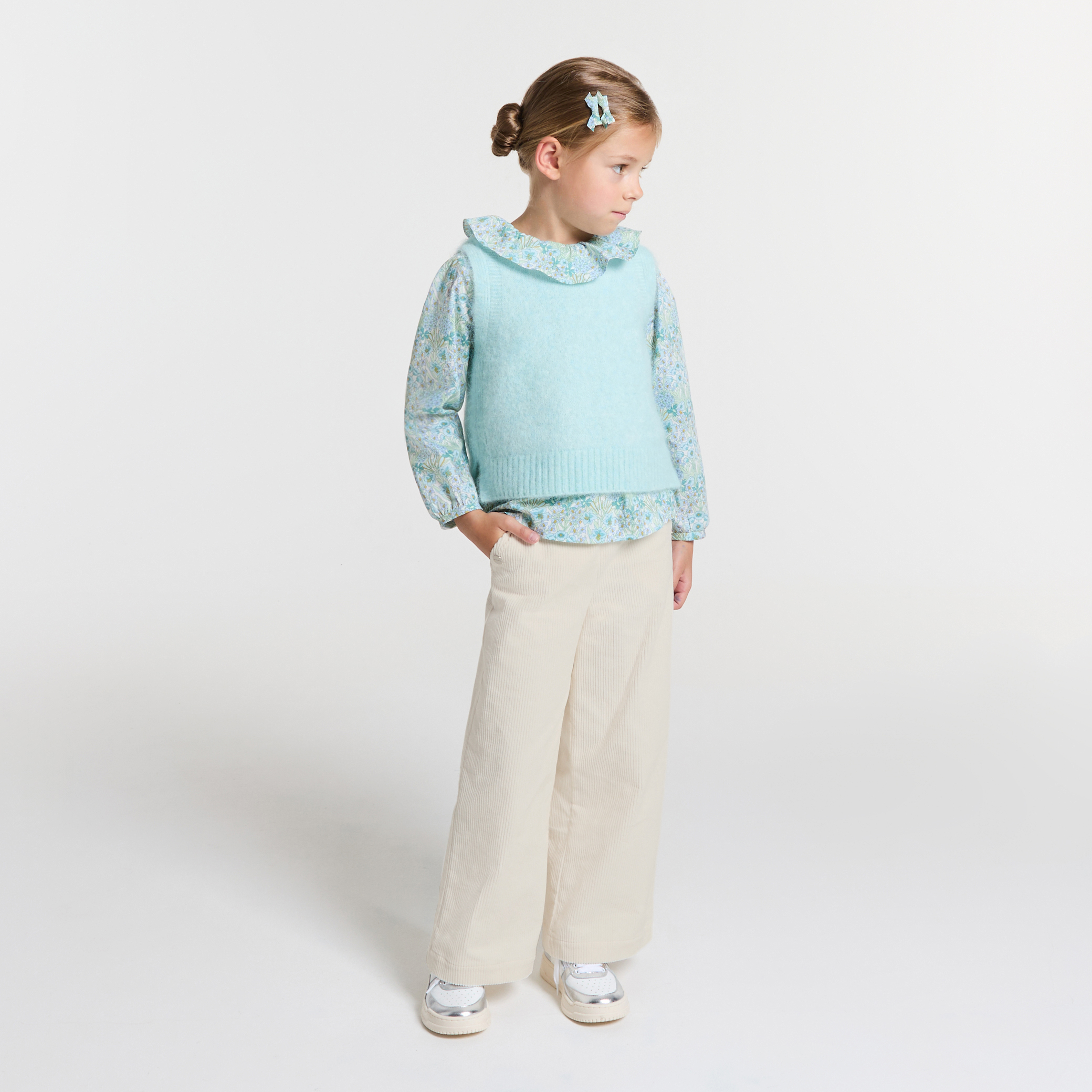 Pantaloni raiati cu croi larg